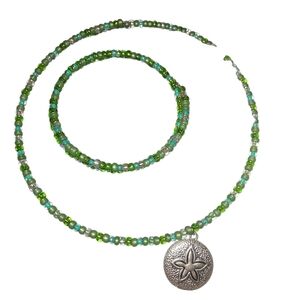 Hand Made Green Beaded choker Necklace with Silver Starfish Pendant